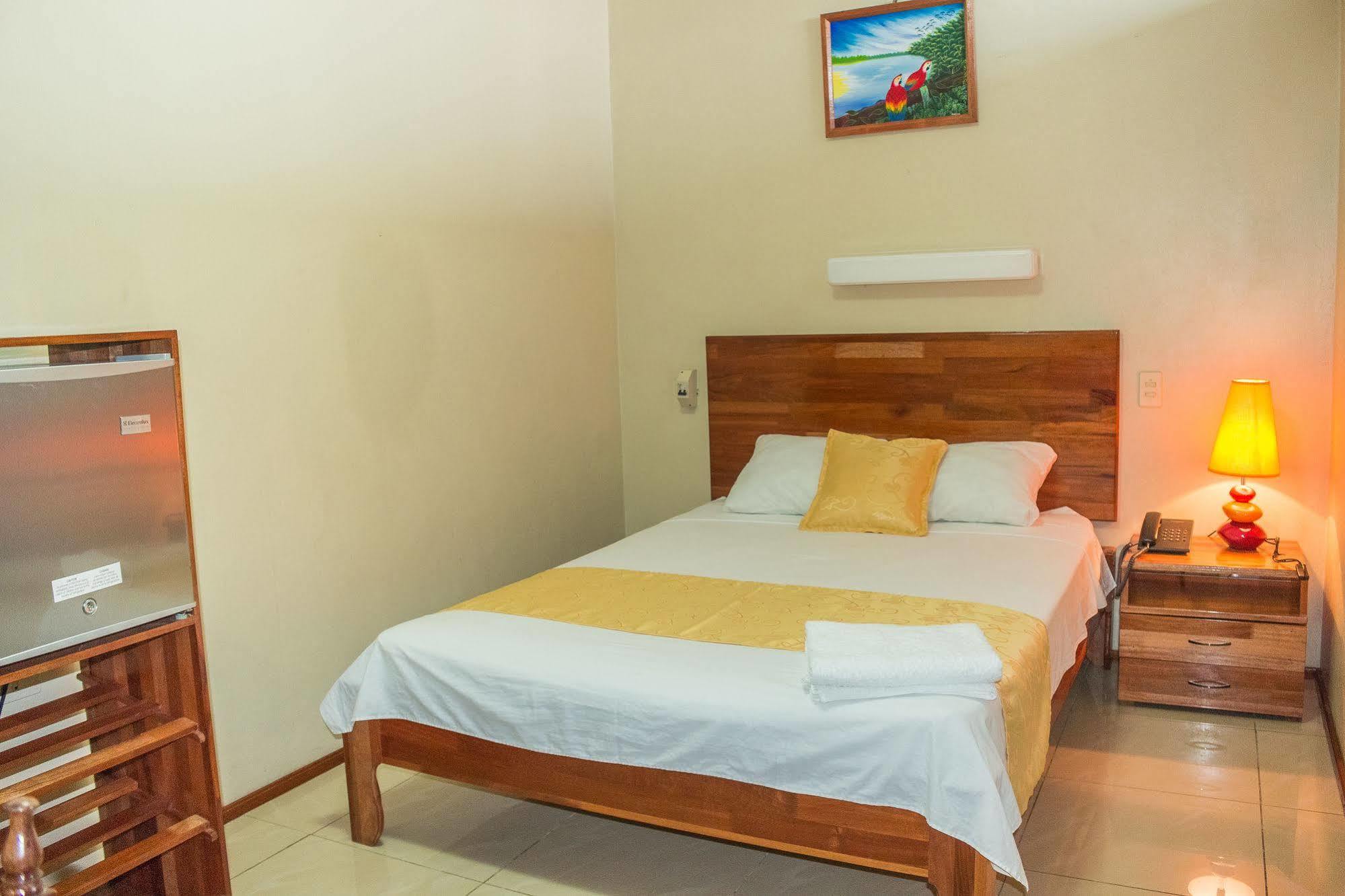Hotel Golden Star Iquitos Extérieur photo