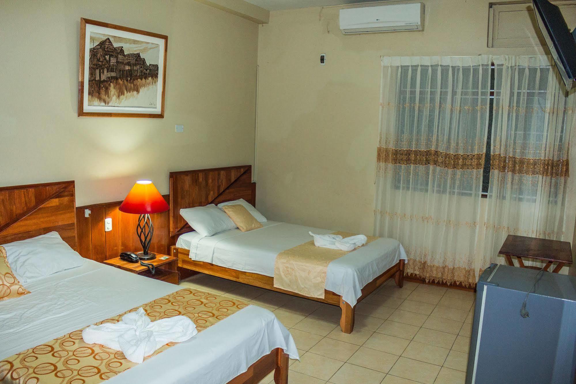 Hotel Golden Star Iquitos Extérieur photo