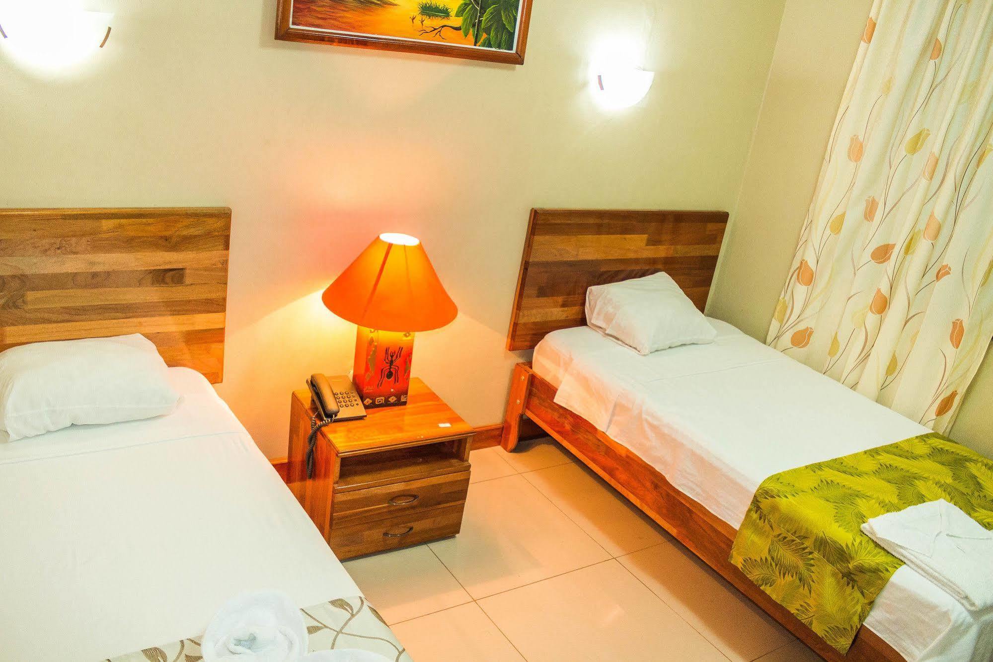 Hotel Golden Star Iquitos Extérieur photo